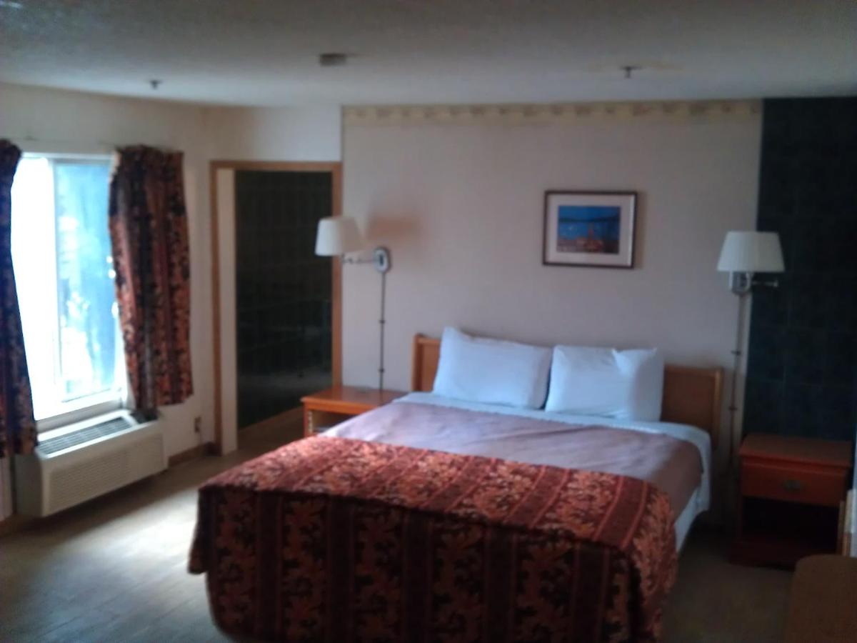 | Downey Inn Luxury Suites