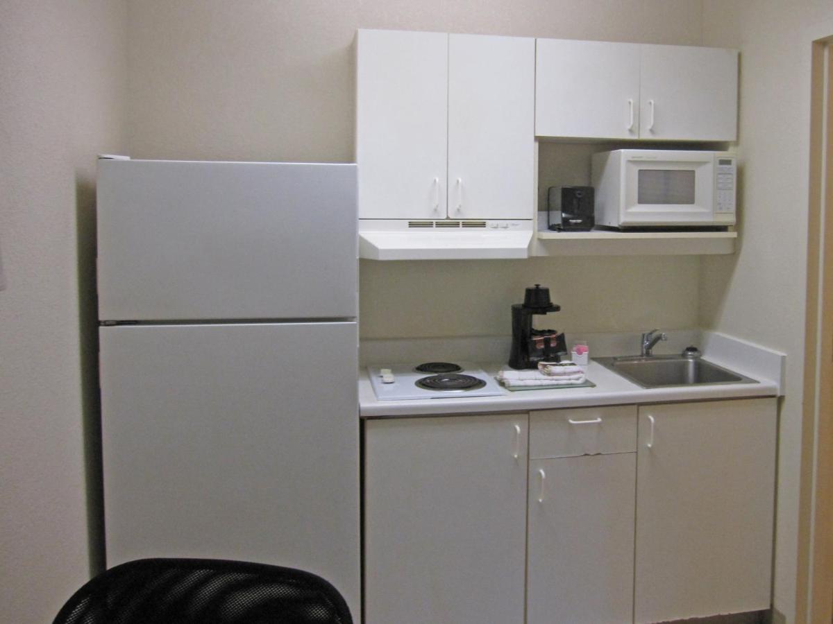 Studio with 2 Twin Beds - Non-Smoking at Extended Stay America Suites Durham University