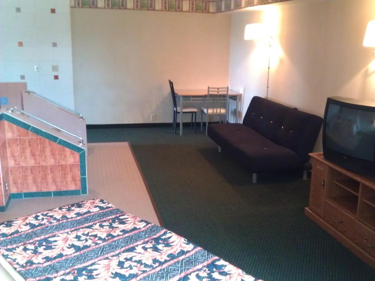 | Downey Inn Luxury Suites