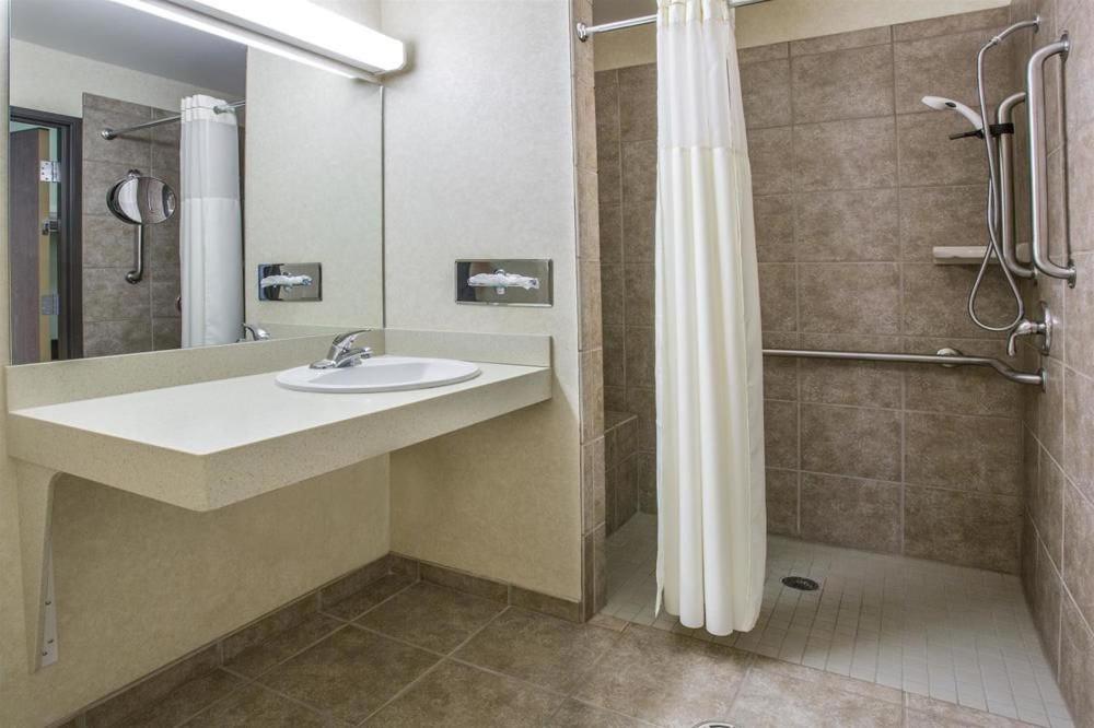 King Room - Disability Access Roll-in Shower - Non Smoking at Days Inn by Wyndham Manitou Springs