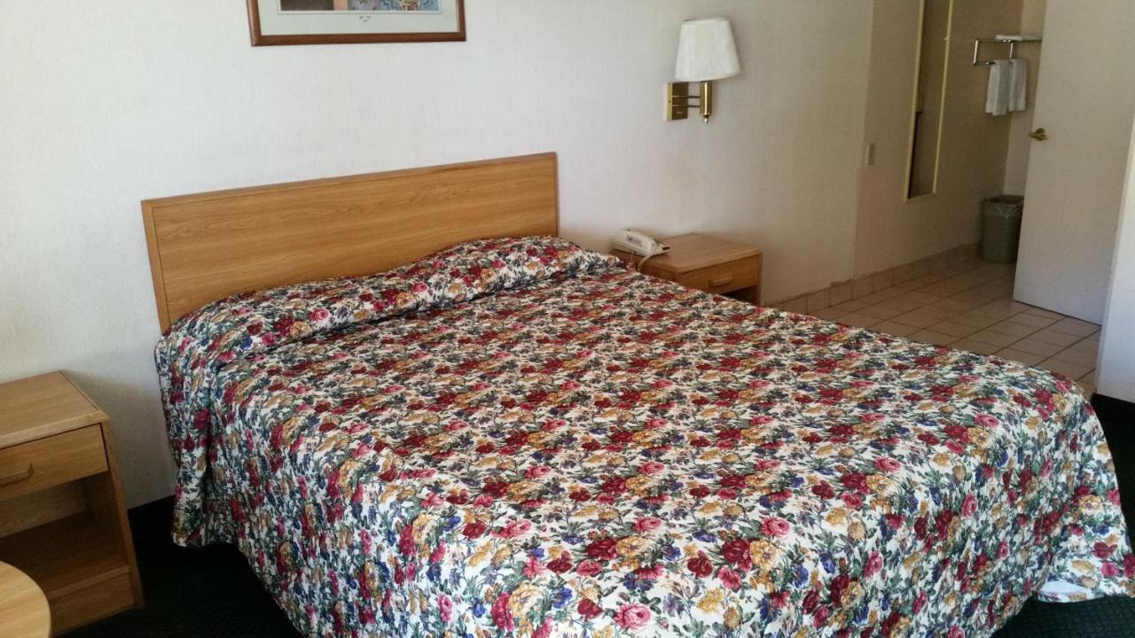 | Economy Inn Motel
