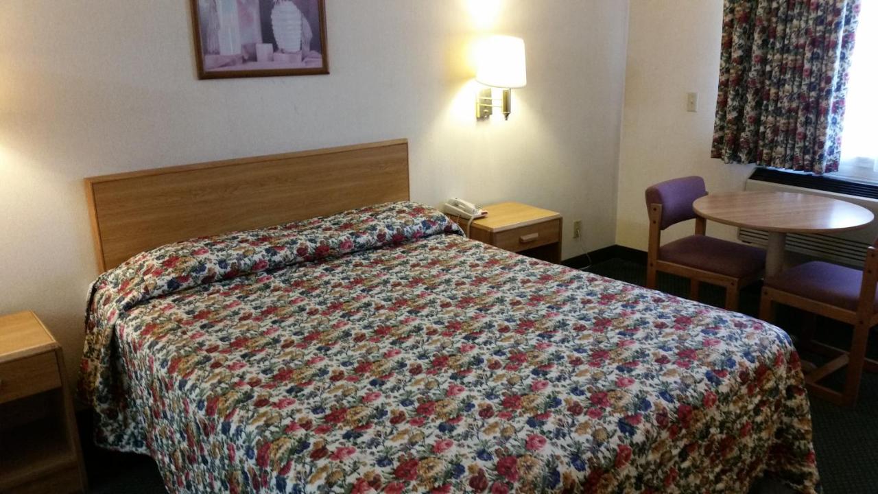 | Economy Inn Motel
