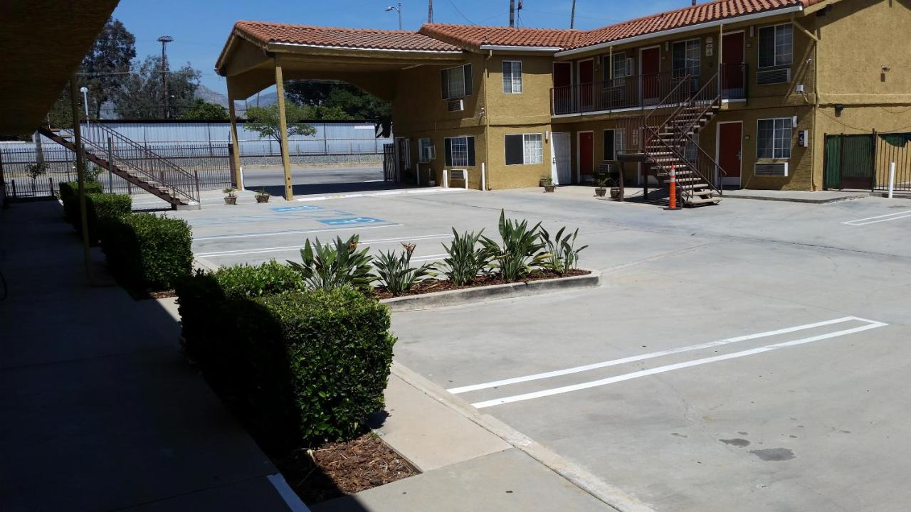 | Economy Inn Motel