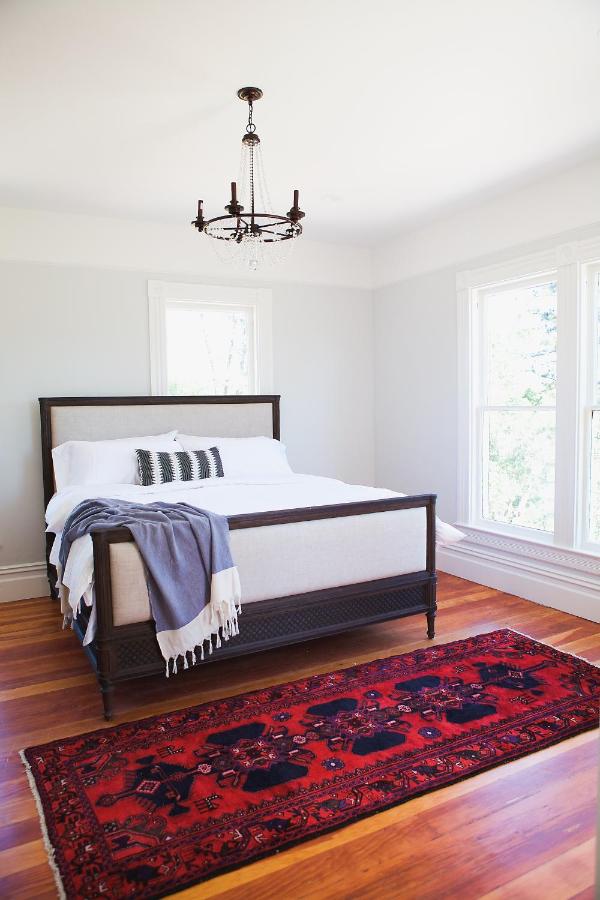 Deluxe King Suite at Park Victorian