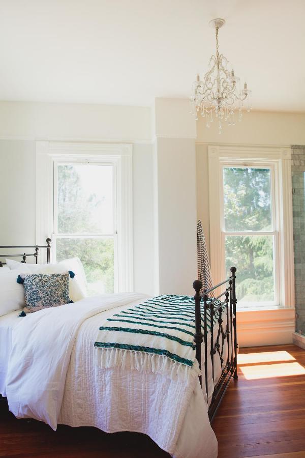Queen Suite at Park Victorian