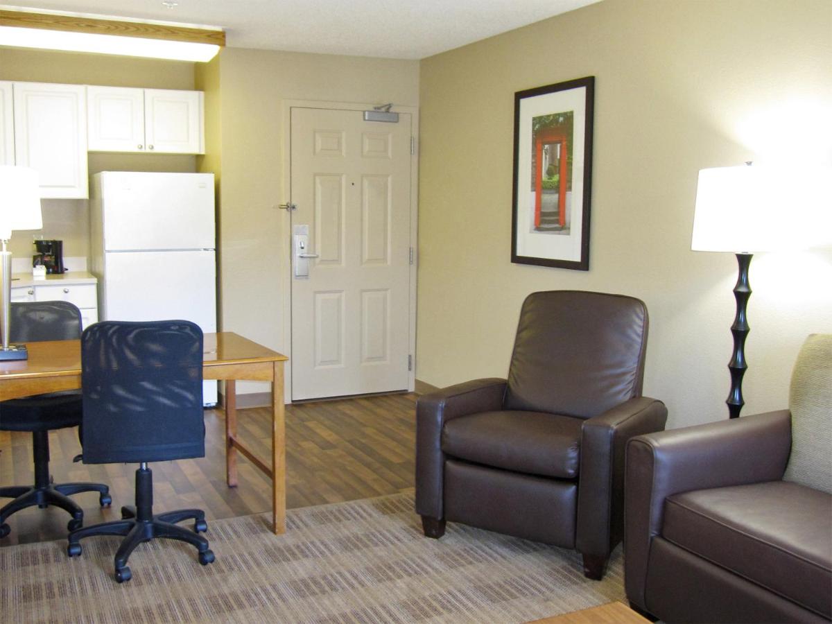 Deluxe Studio with 1 King Bed - Non-Smoking at Extended Stay America Suites Oakland Alameda Airport
