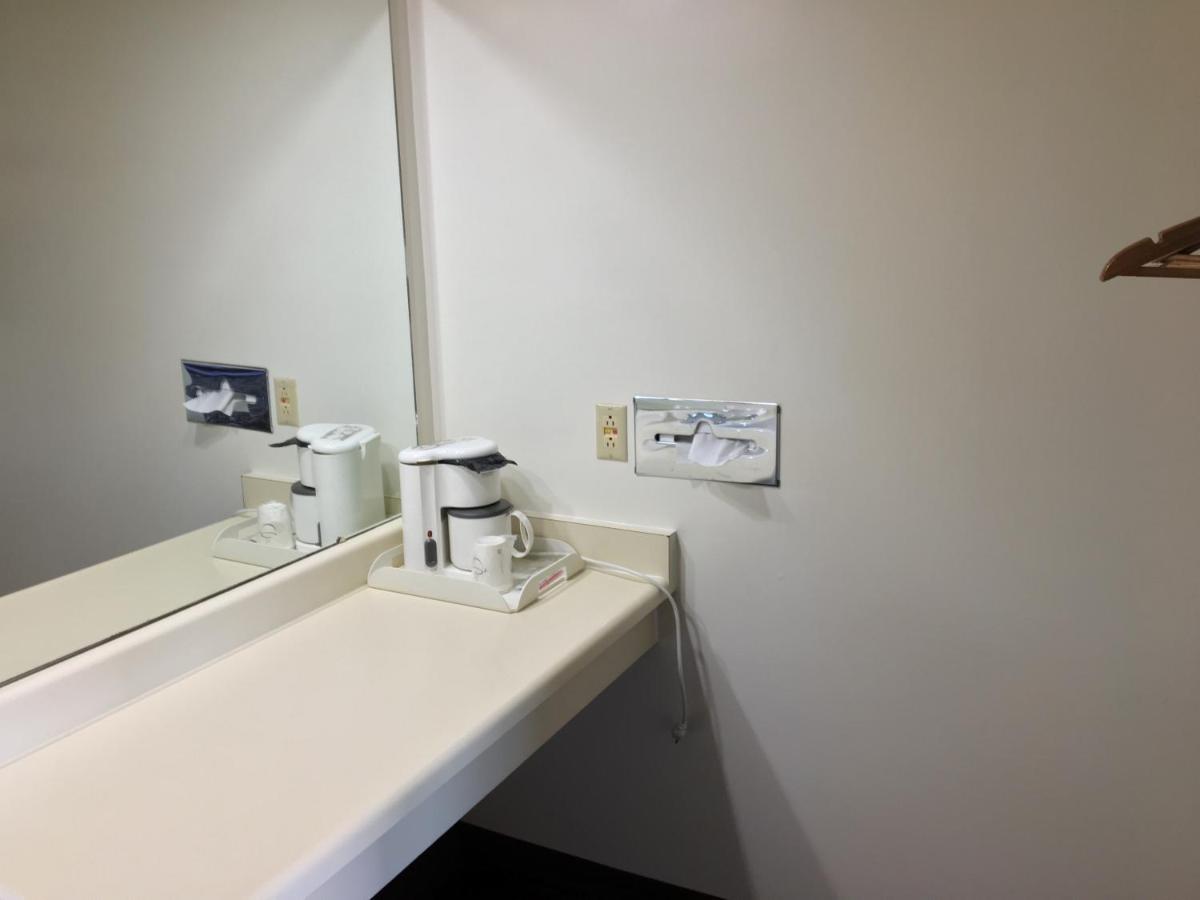  | Thunderbird Motor Inn