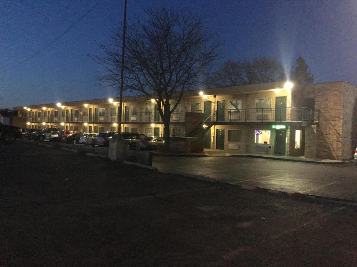  | Thunderbird Motor Inn