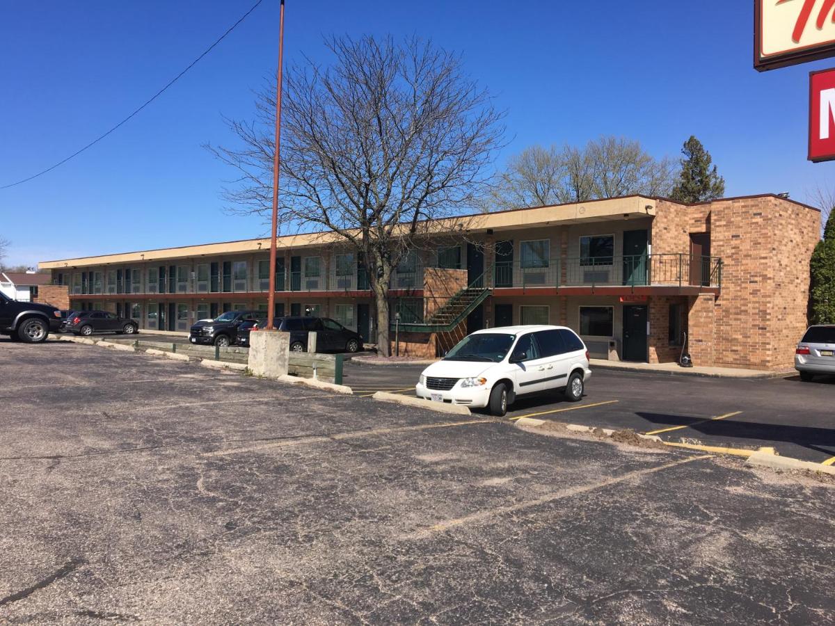  | Thunderbird Motor Inn