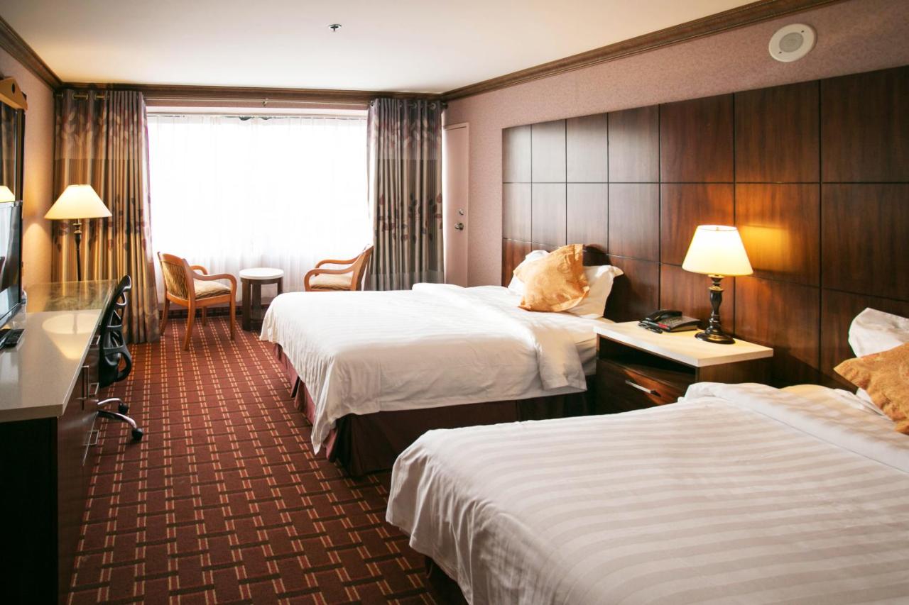 Luxury Two Double Bed Room at LA Crystal Hotel - Los Angeles Area