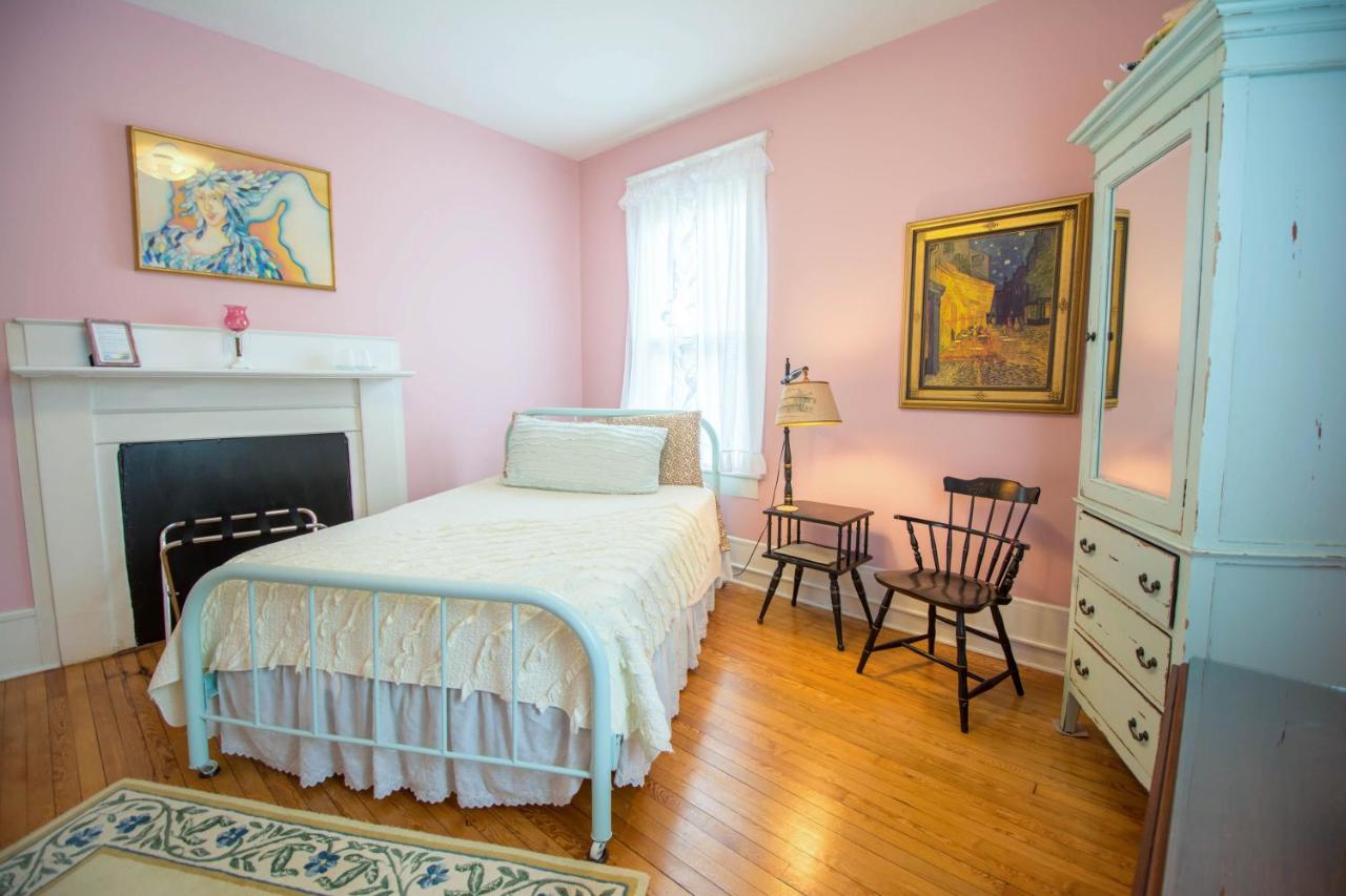 | The Dailey Renewal Retreat B & B