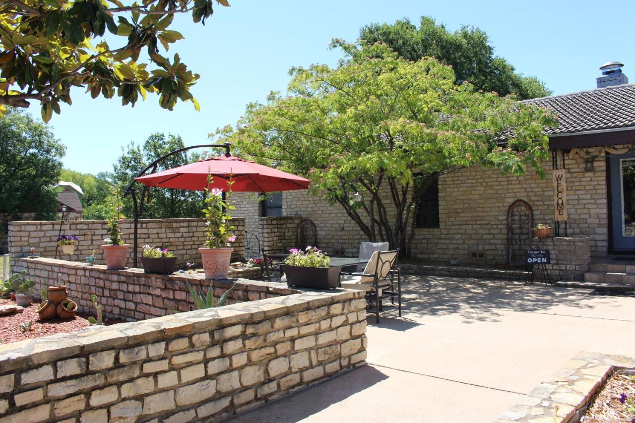 | Live Oak B&B