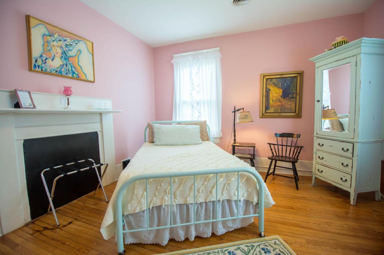 | The Dailey Renewal Retreat B & B