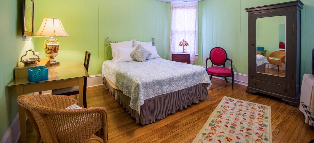 | The Dailey Renewal Retreat B & B