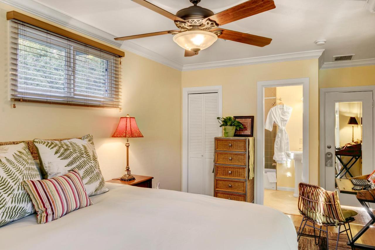 | Hillcrest House Bed & Breakfast