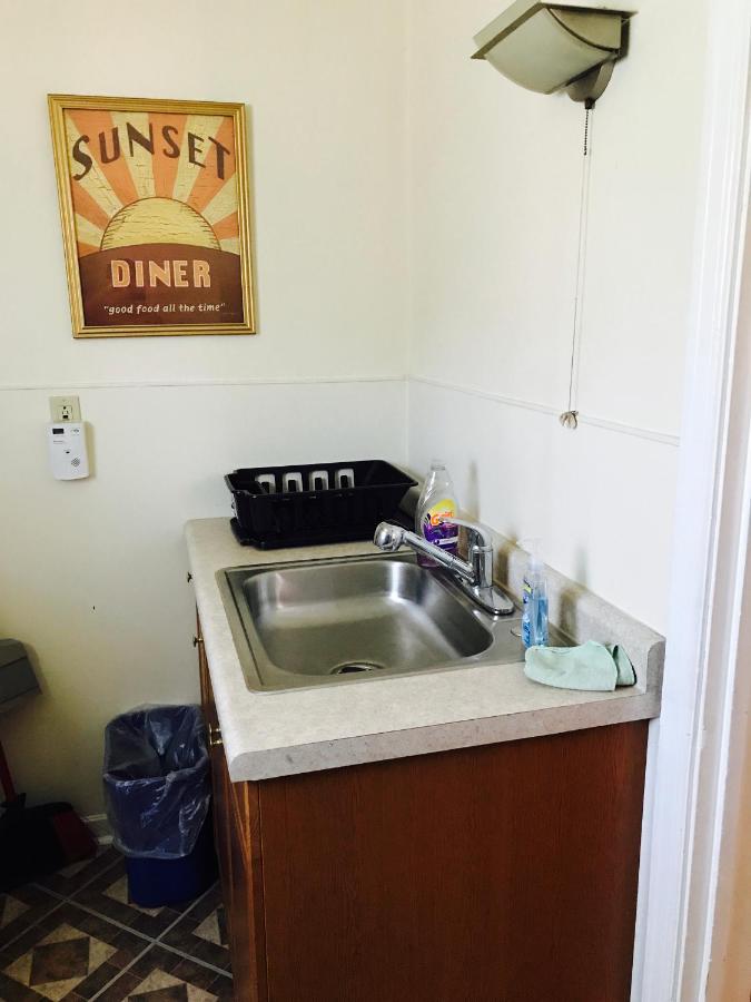 | Marinette Inn