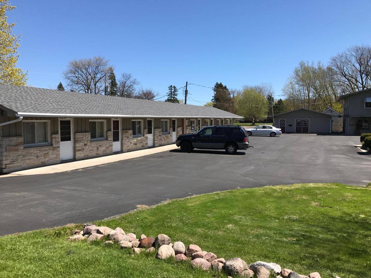 | Marinette Inn