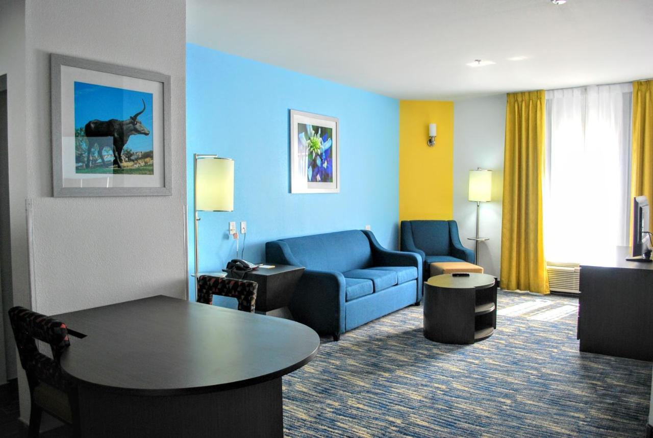 King Studio Suite - Non-Smoking at Days Inn & Suites by Wyndham Lubbock Medical Center