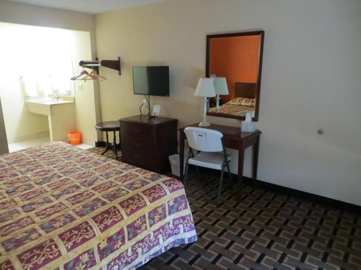 | Budget Inn