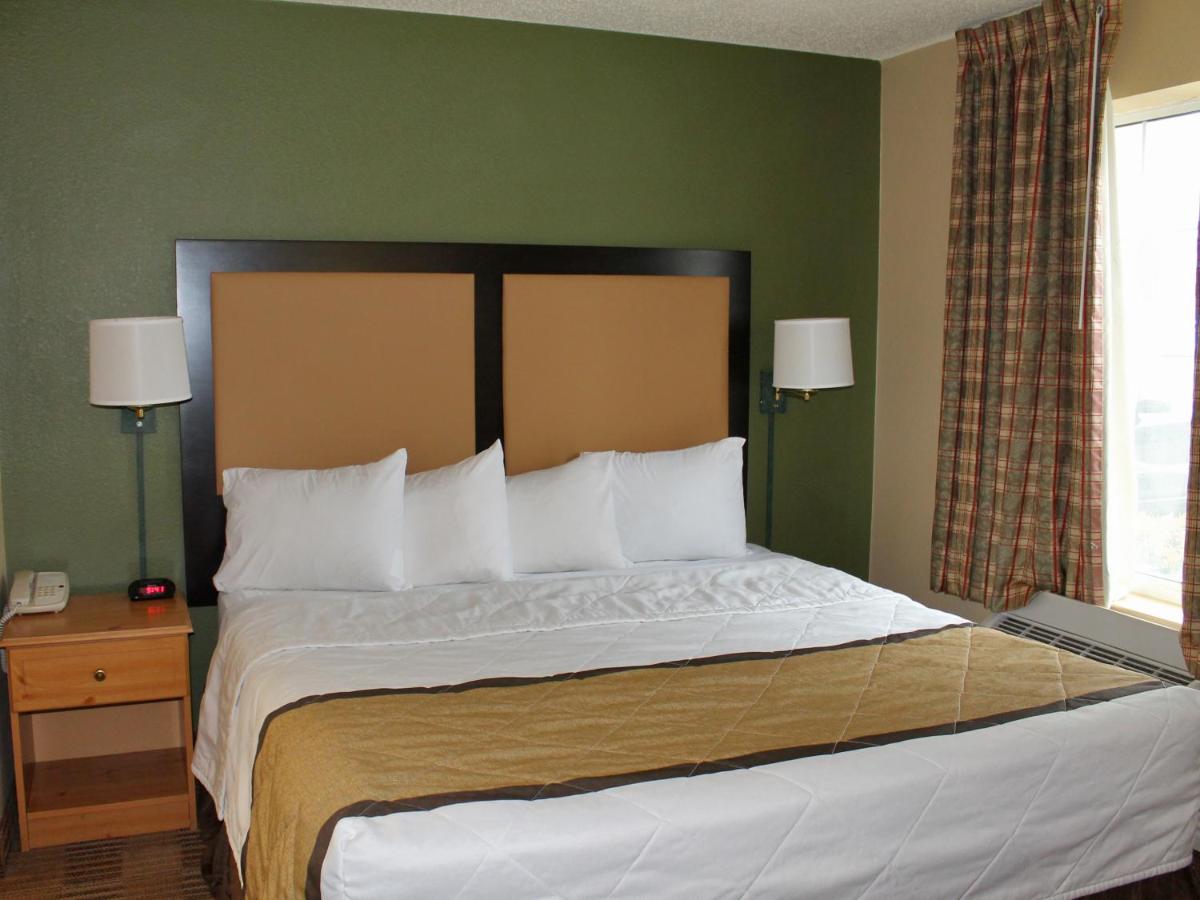 | Extended Stay America Suites - Newark - Woodbridge