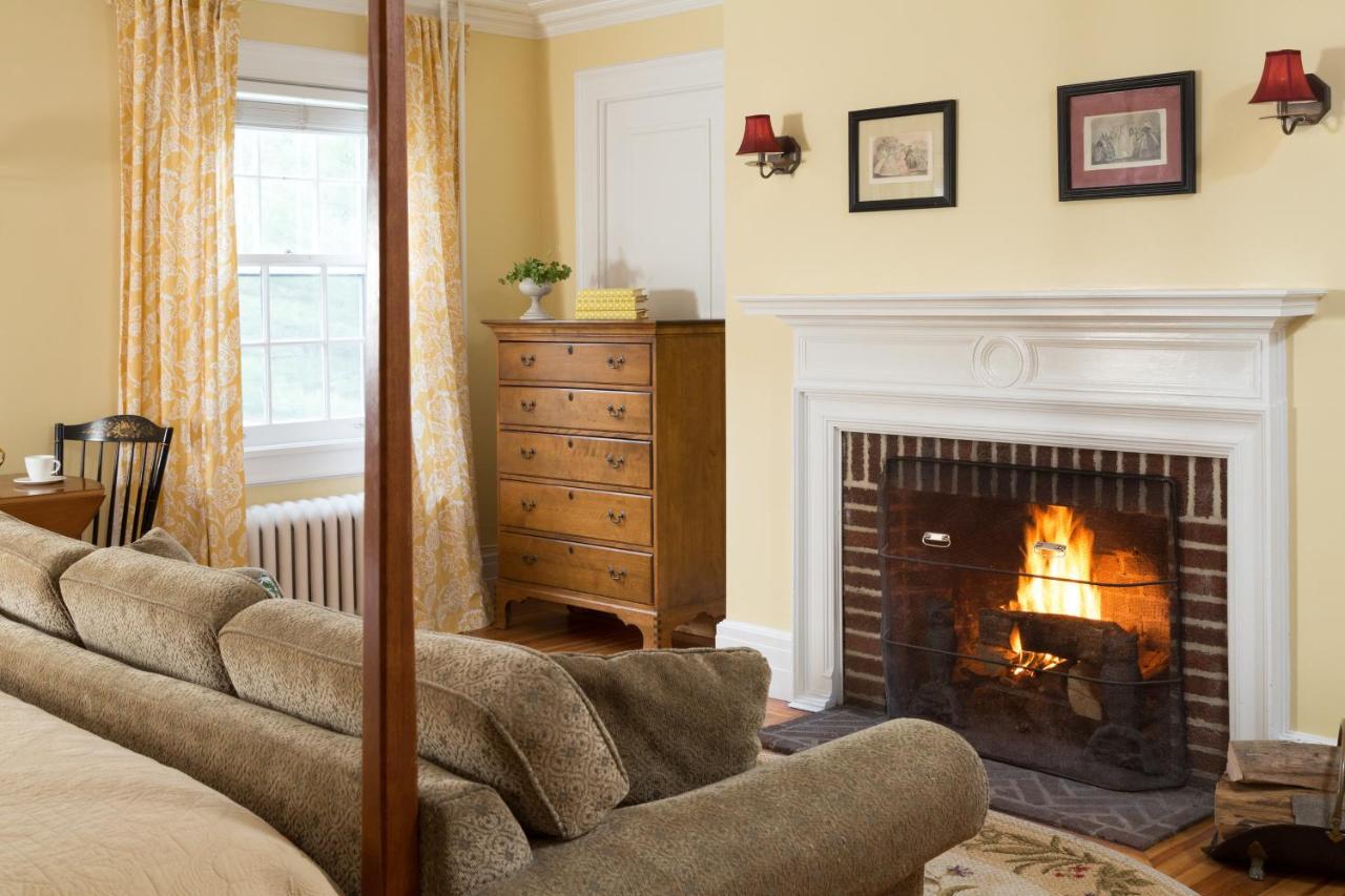 | Four Chimneys Inn