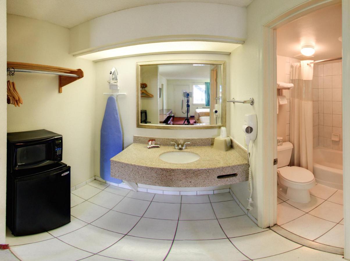 | Key West Inn - Newport News