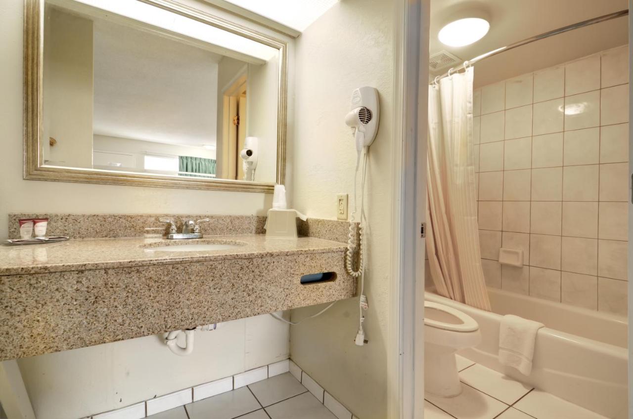 | Key West Inn - Newport News