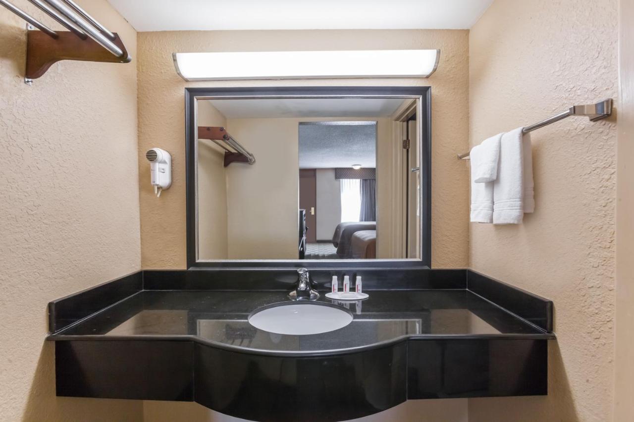 King Room - Non-Smoking at Super 8 by Wyndham Atoka