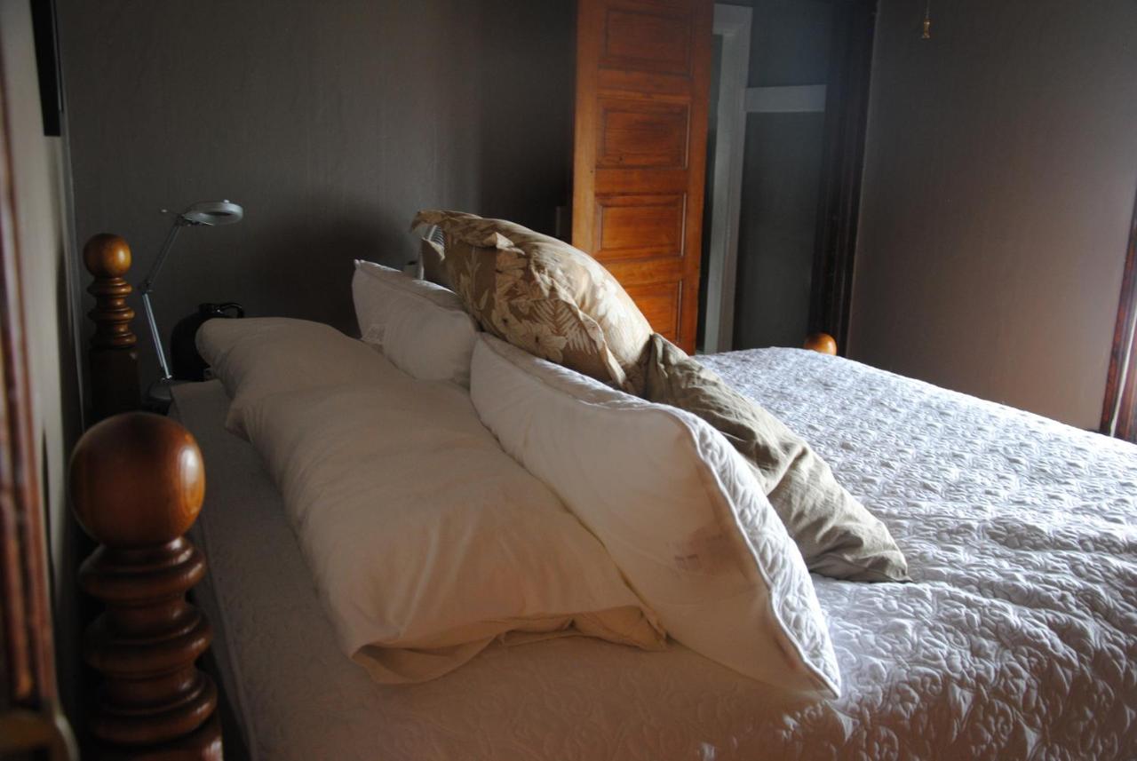 | Off Broadway B & B