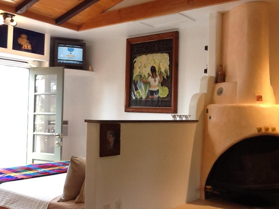  | Les Artistes Inn