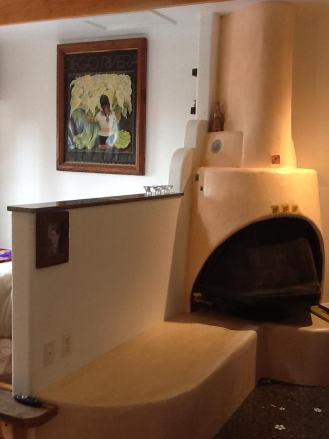 | Les Artistes Inn
