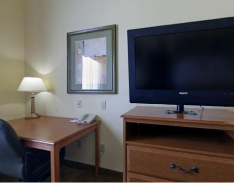 King Room - Disability Access at Holiday Inn Express & Suites Zapata by IHG