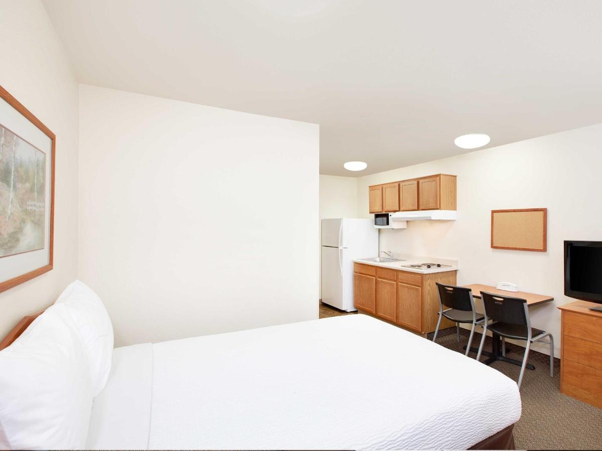 Standard Double Room at WoodSpring Suites Conroe