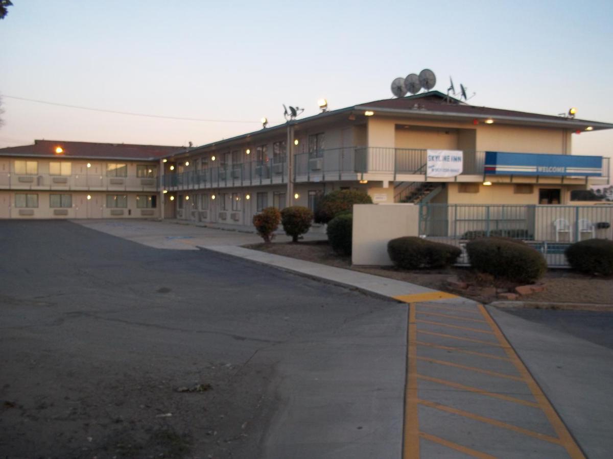 | Skyline Inn