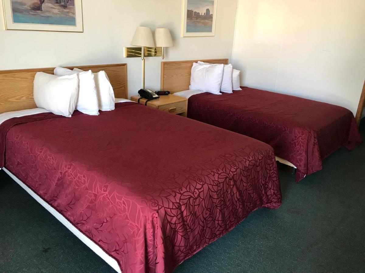  | Norfolk Country Inn and Suites
