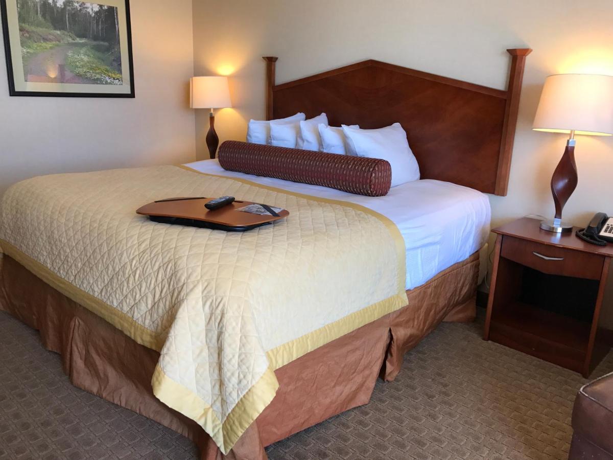  | Norfolk Country Inn and Suites