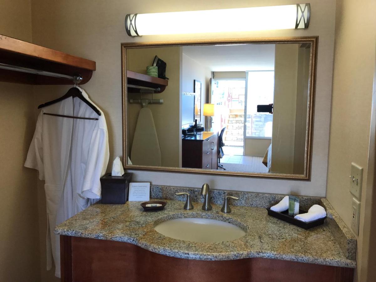 | Norfolk Country Inn and Suites