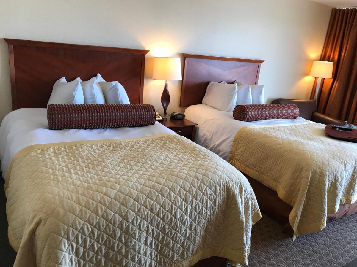  | Norfolk Country Inn and Suites