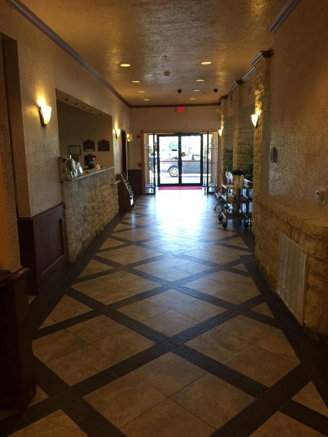| Fredericksburg Hill Country Hotel