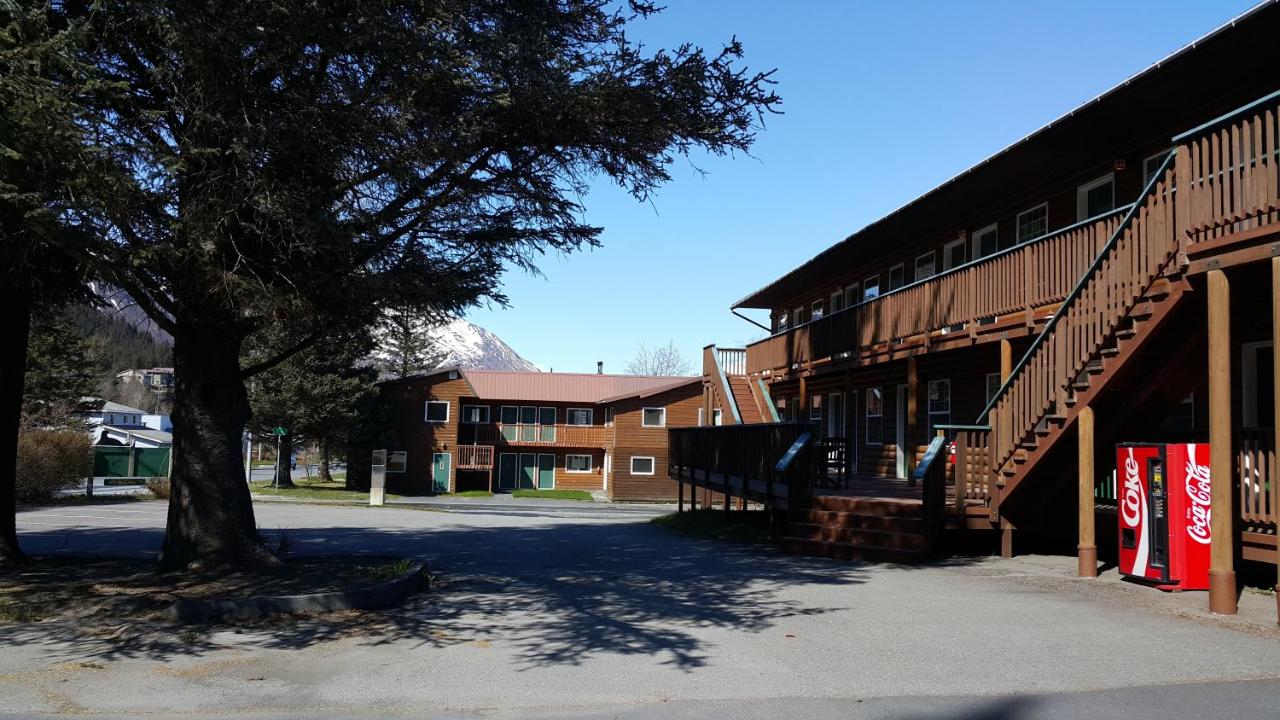 | Harborview Inn