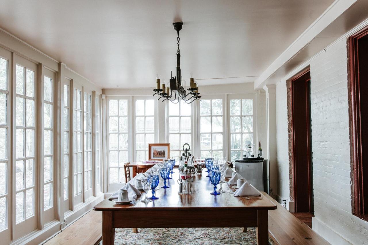 | Maison Mouton Bed & Breakfast