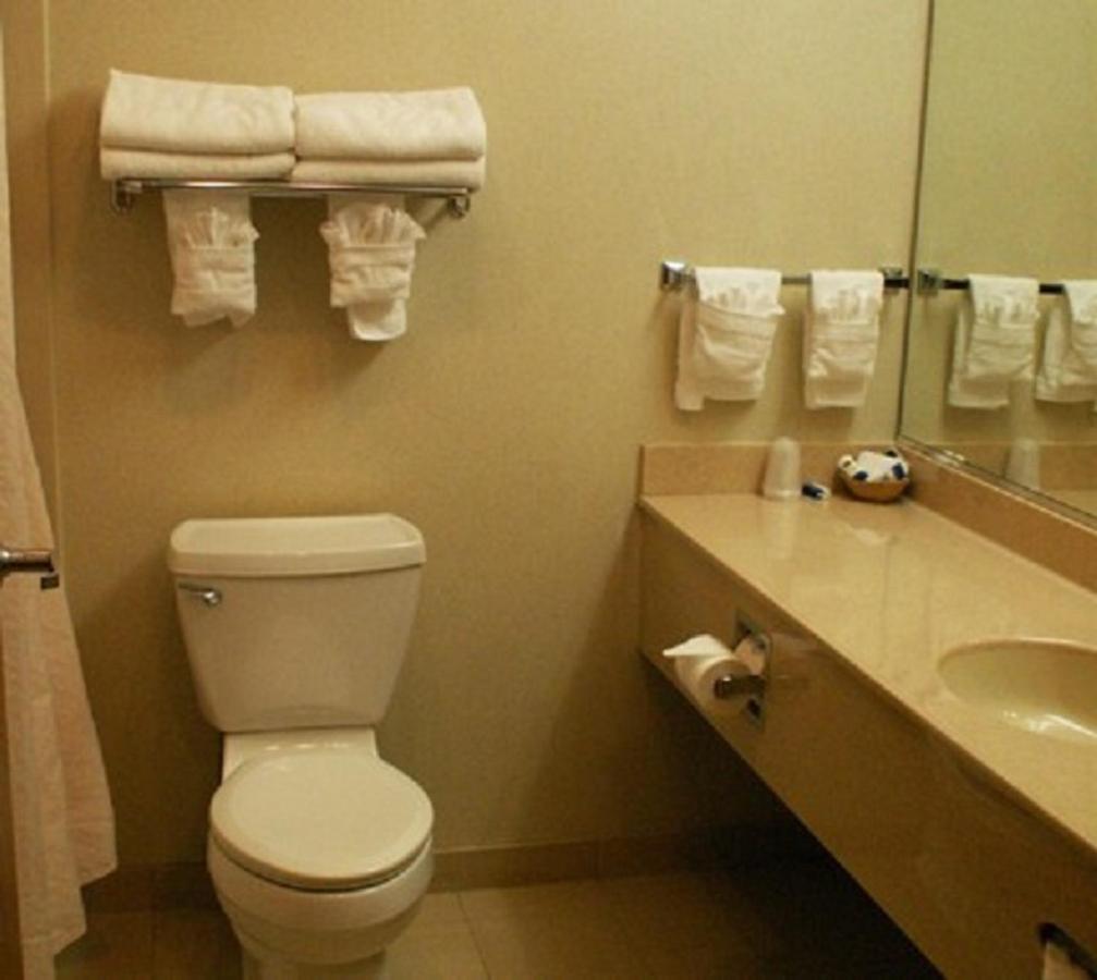 | White River Inn