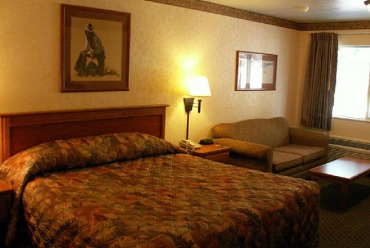 | White River Inn