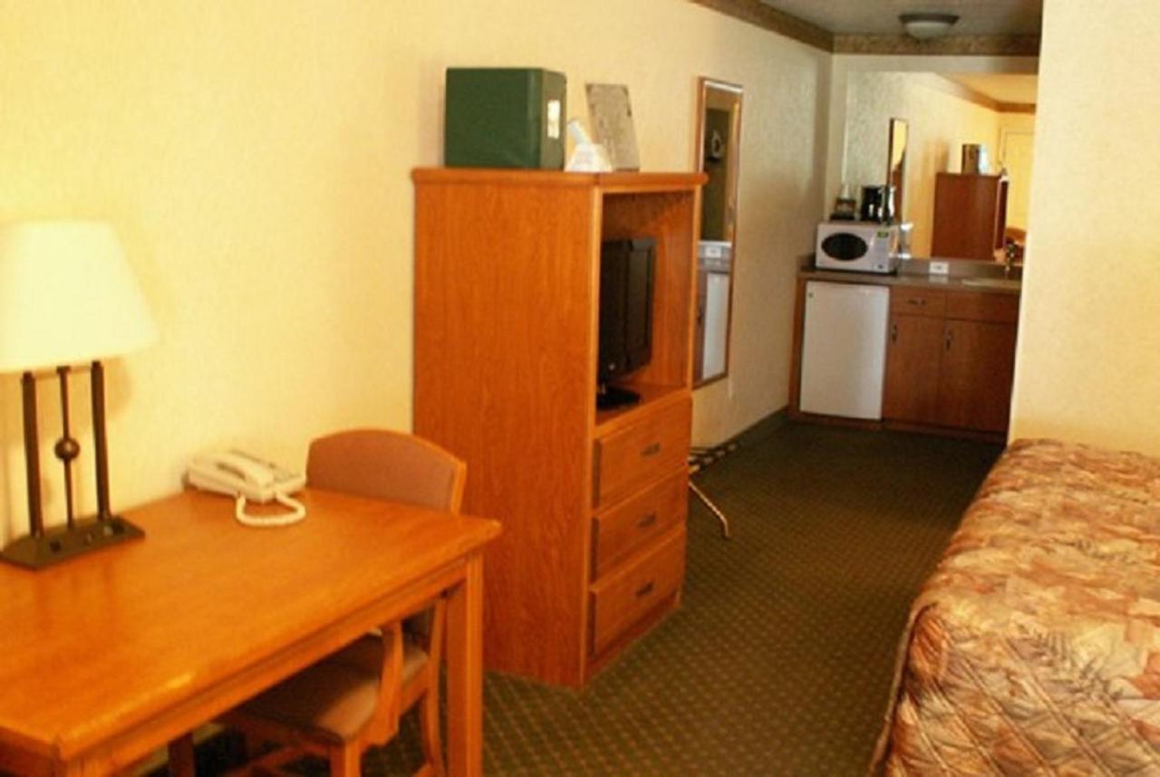 | White River Inn
