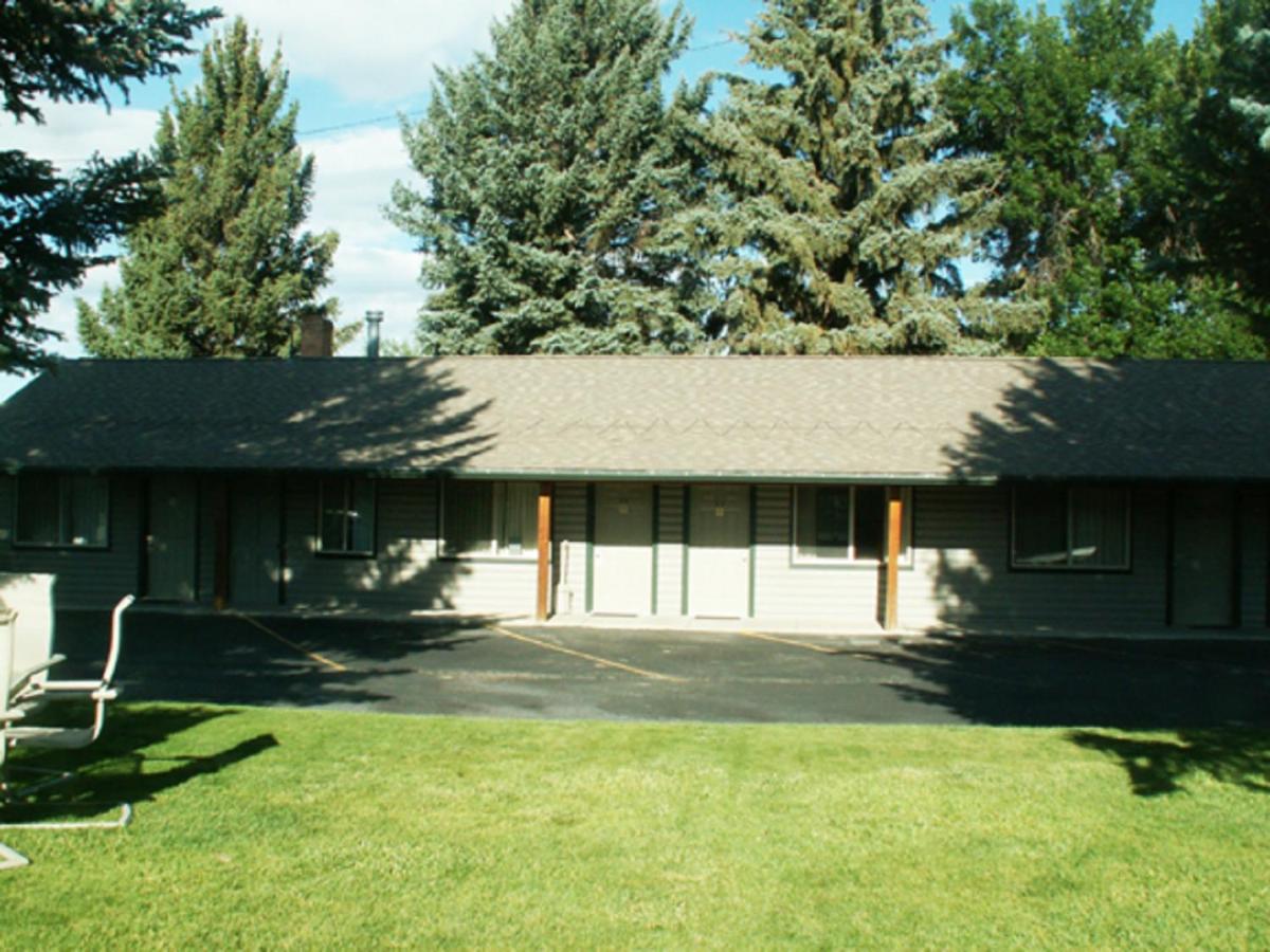| White River Inn