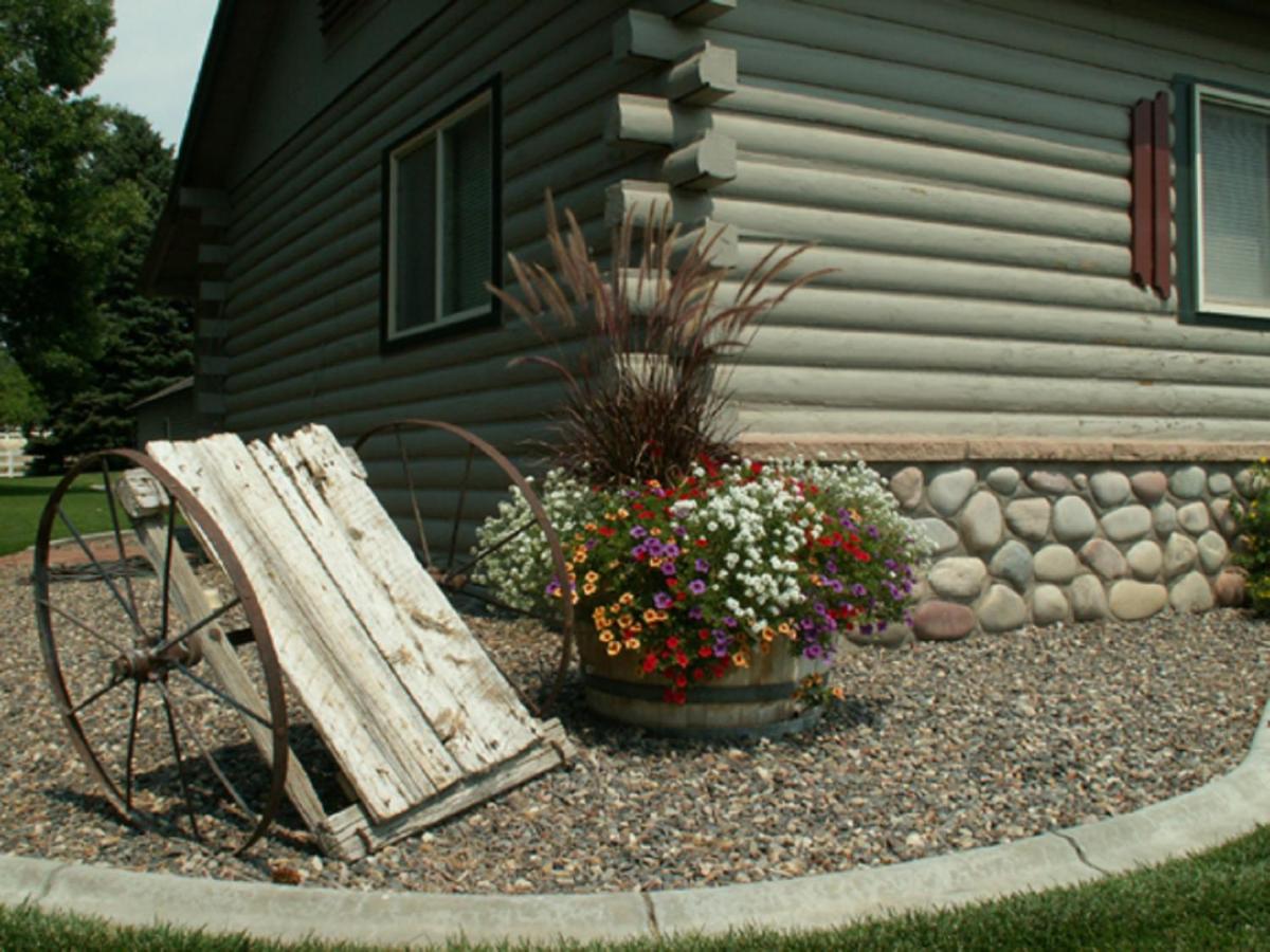 | White River Inn