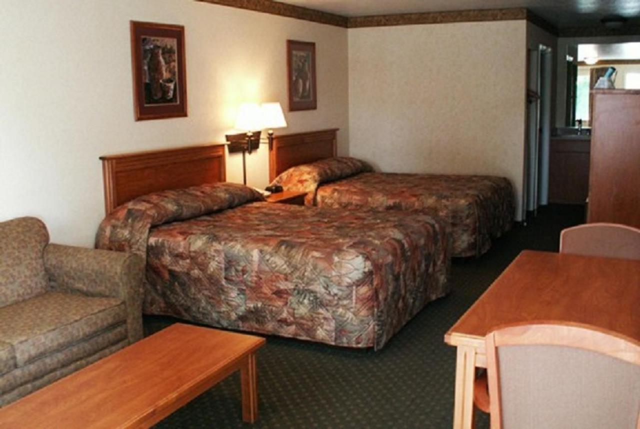 | White River Inn