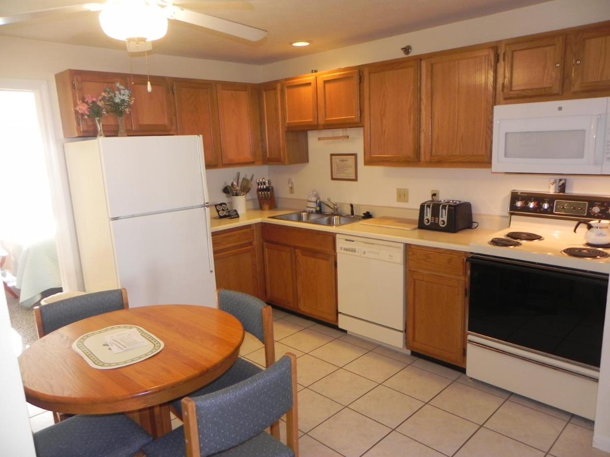  | Elmwood Resort Hotel