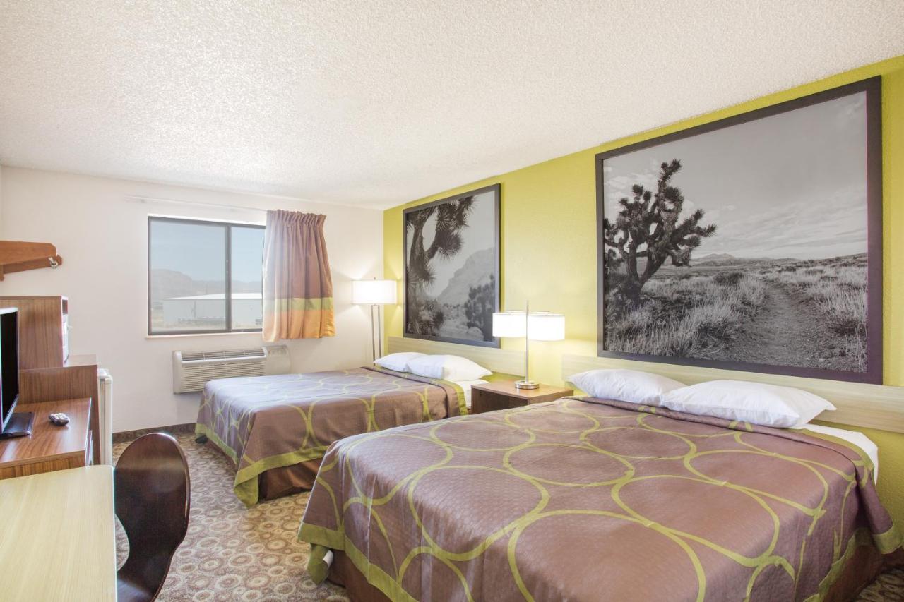 Queen Room with Two Queen Beds - Non-Smoking at Super 8 by Wyndham Kingman