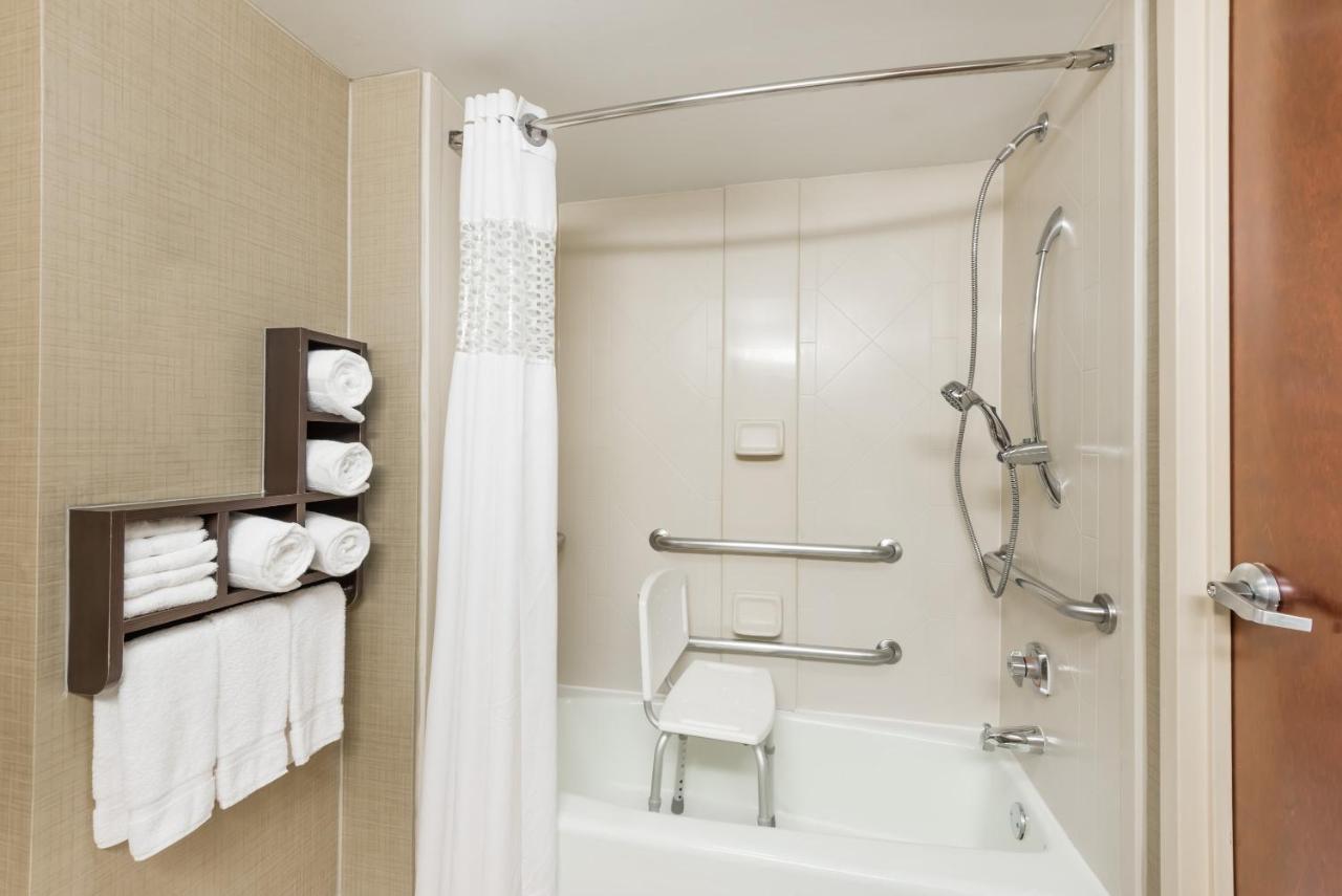King Room - Disability Access/Non-Smoking at Wingate by Wyndham Springfield